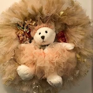 Three in one beautiful tule wreath gift set.